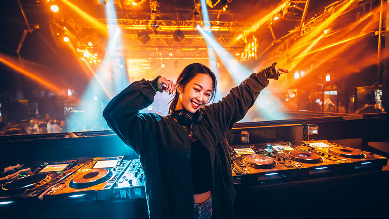 国内DJ造假的从来不只有肋骨鼻和罩杯